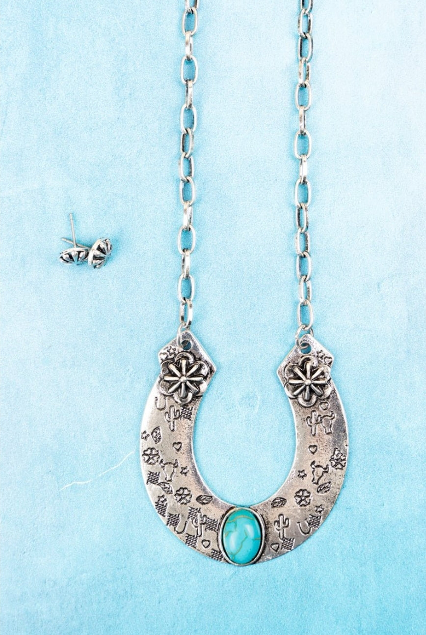 Horseshoe Necklace Set