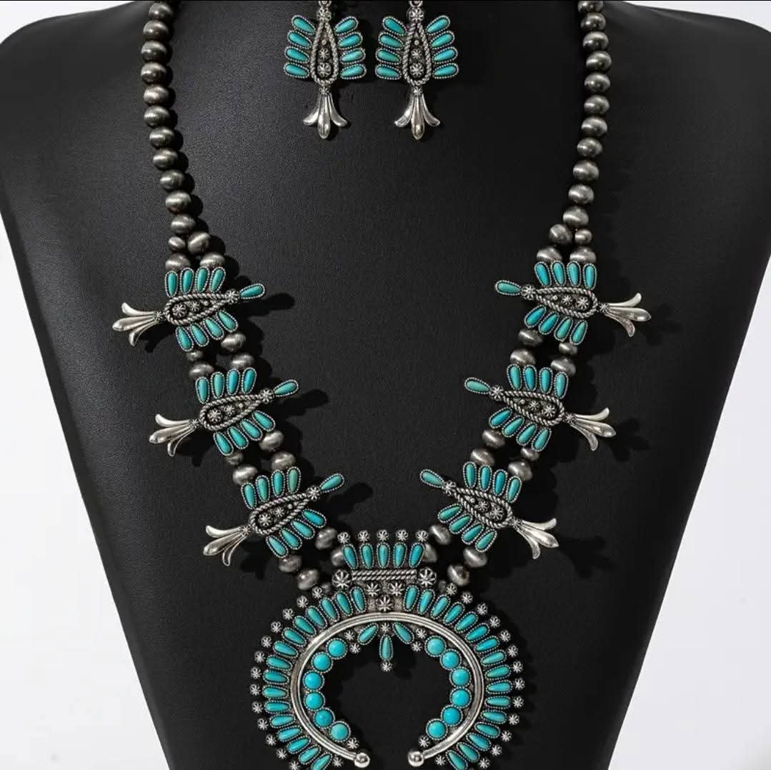 Southwestern Turquoise Naja Navajo Beaded Necklace Set