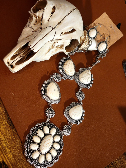 SOUTHWESTERN Howlite Necklace & Earring Set