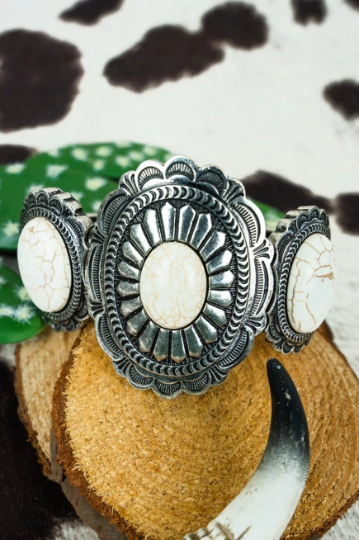 Oversized Concho Stone Stretch Bracelet